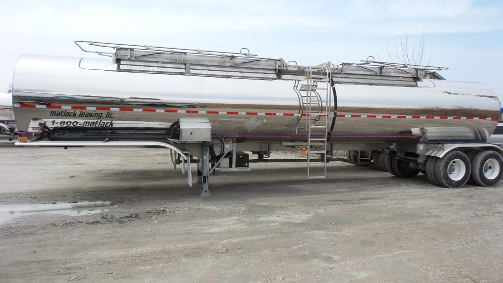 407 trailer with automatic guard rail